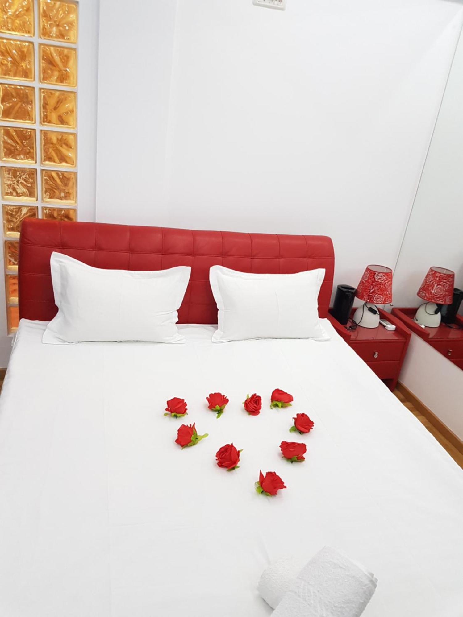 Spa Mega Mall Monza National Arena Bucarest Chambre photo